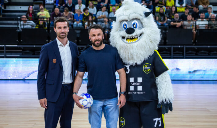 Le Groupe Epikur, Parrain de la rencontre face à Nîmes